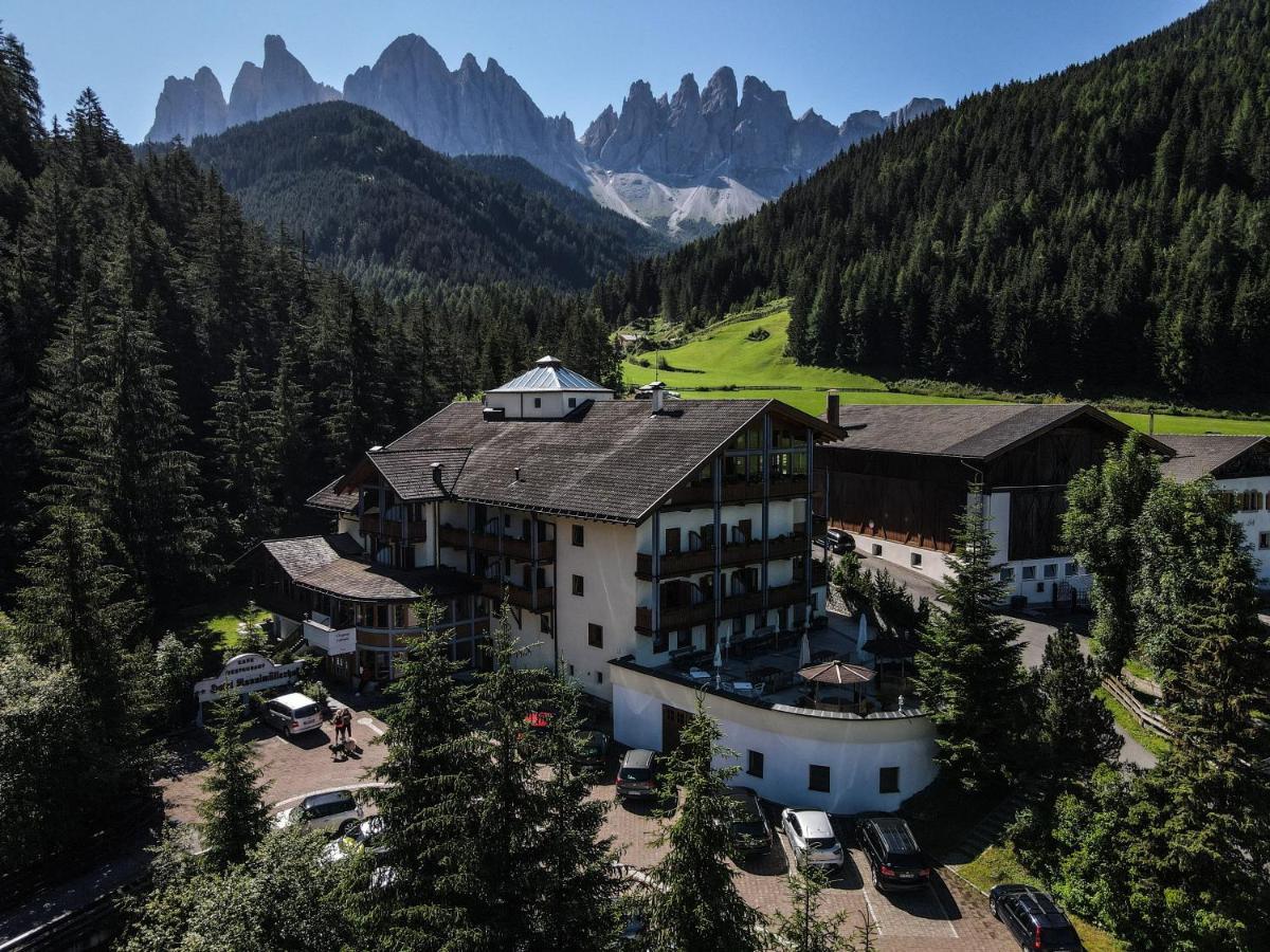 Hotel Ranuimuellerhof ฟูเนส ภายนอก รูปภาพ