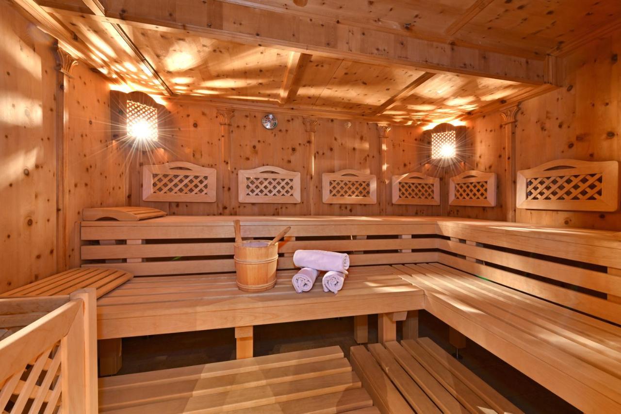 Hotel Ranuimuellerhof ฟูเนส ภายนอก รูปภาพ