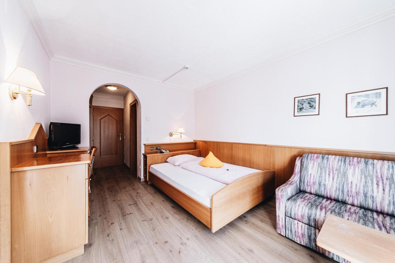 Hotel Ranuimuellerhof ฟูเนส ภายนอก รูปภาพ