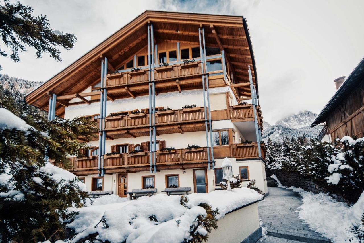 Hotel Ranuimuellerhof ฟูเนส ภายนอก รูปภาพ